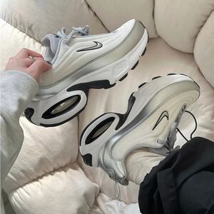 Nike Air Max Portal SE size 9.5 brand new